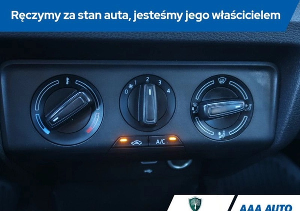 Skoda Fabia cena 35000 przebieg: 140097, rok produkcji 2019 z Trzciel małe 137